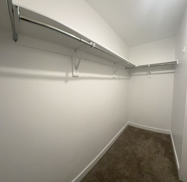 Building Photo - 398 Grassland Dr