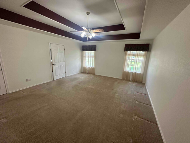 Building Photo - 535 Ross Ln
