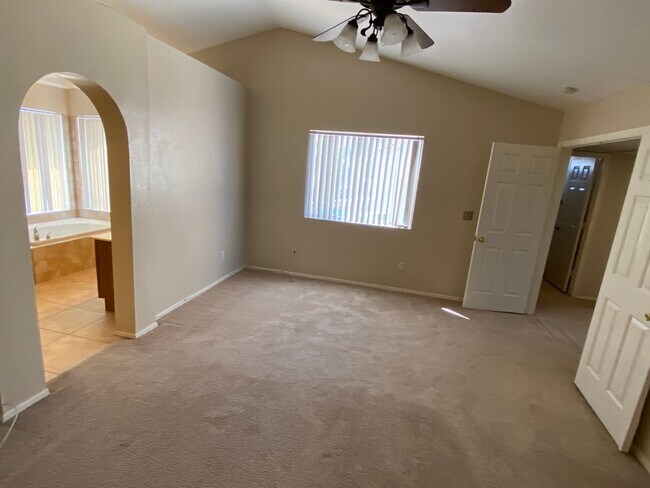 Building Photo - 3 Bedroom 2.5 Bathroom with a Pool in Garden Lakes