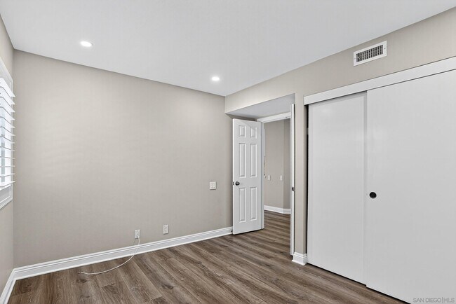 Building Photo - 2138 Singingwood Pl