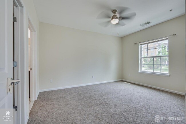 Building Photo - 712 Strassle Wy