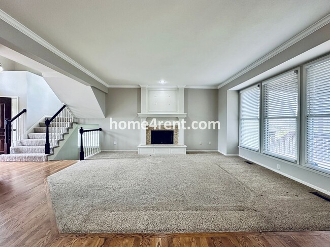 Building Photo - Beautiful Overland Park Home in Blue Valle...