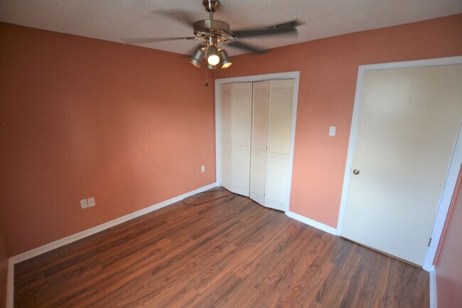 Building Photo - 2136 S Flannery Rd