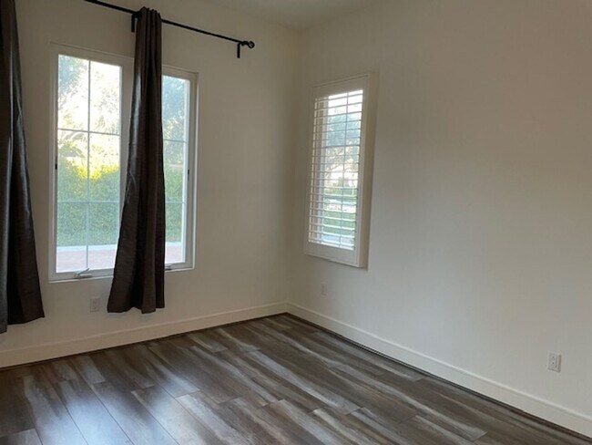Building Photo - Newer home In Los Olivos