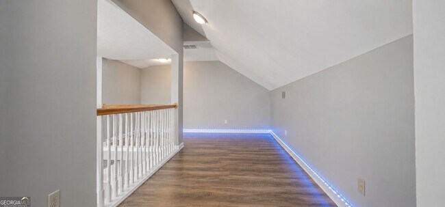 Building Photo - 346 Summer Hill Cir