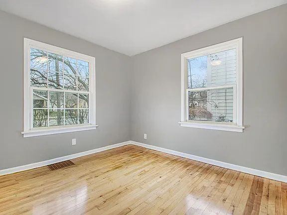 Building Photo - Charming 3BR in SE Grand Rapids