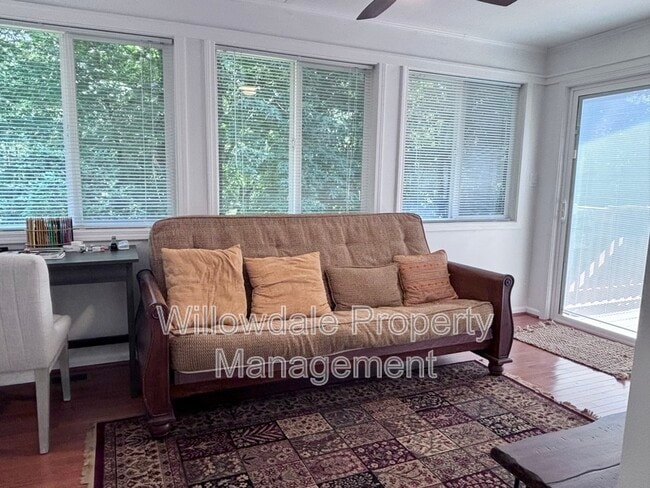 Building Photo - 305 Silvercliff Trail