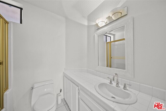 Building Photo - 14572 Dickens St