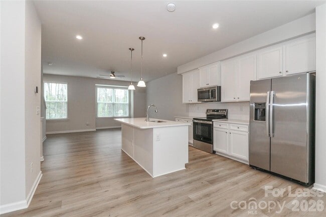 Building Photo - 5038 Springarn Ct