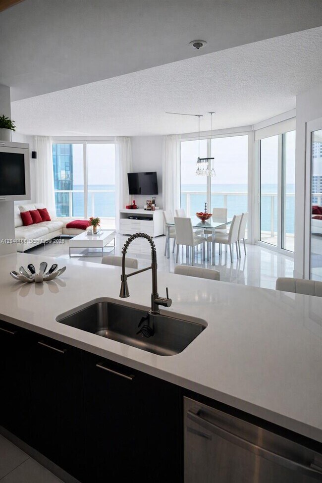 Building Photo - 150 Sunny Isles Blvd