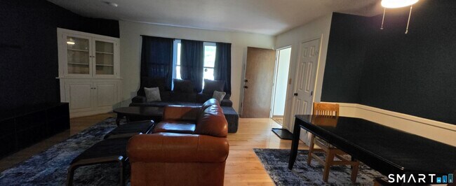 Building Photo - 409 Glendale Ave