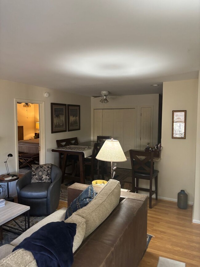Building Photo - Great 3BR/2BA Townhouse in Mill Creek