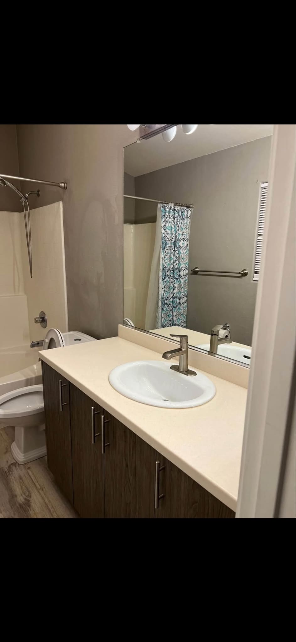 Building Photo - 871 Summer Dr