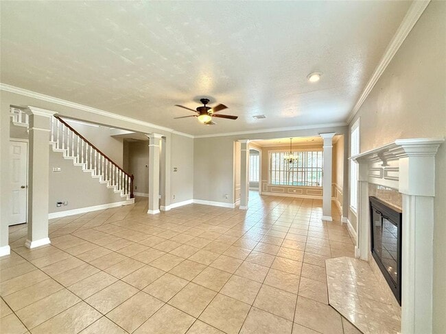 Building Photo - 626 Clarenda Falls Dr