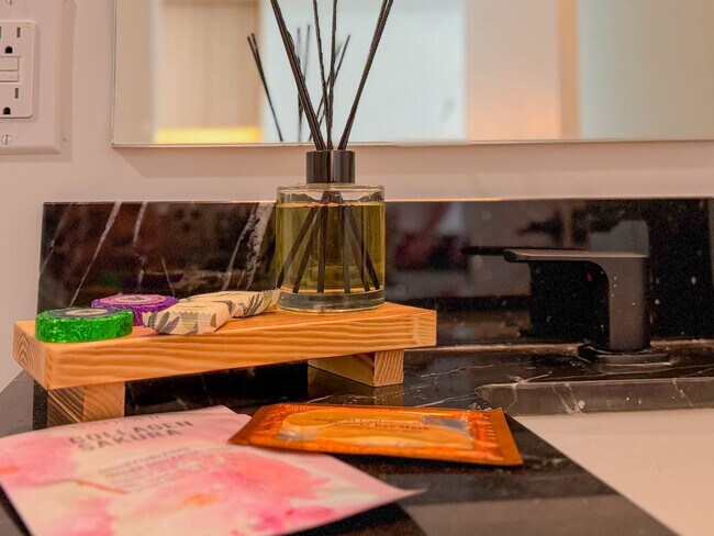 Building Photo - 225 N Miami Ave