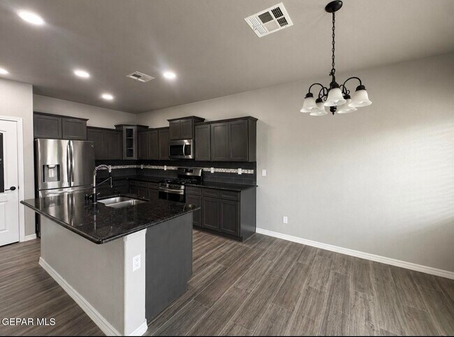 Building Photo - 7785 Enchanted Cir Dr