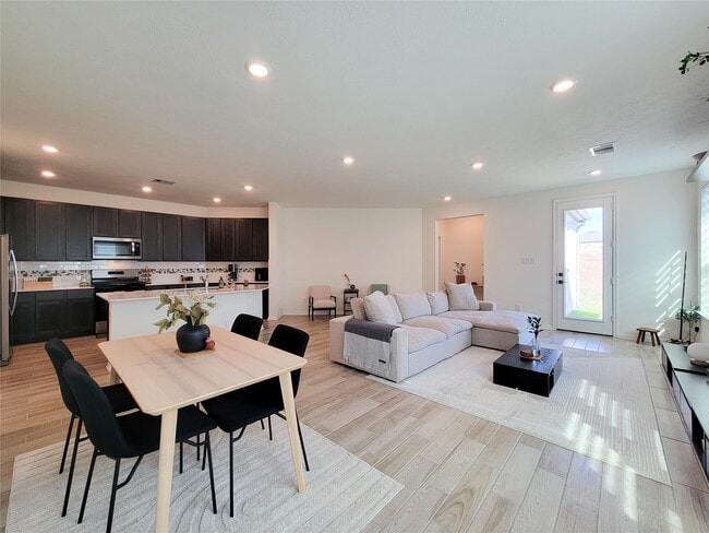 Building Photo - 8214 Leisure Pt Dr