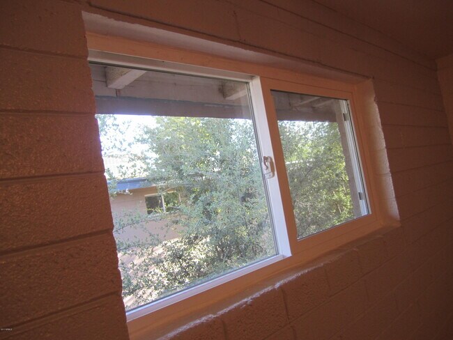 Building Photo - 2021 S Granada Dr