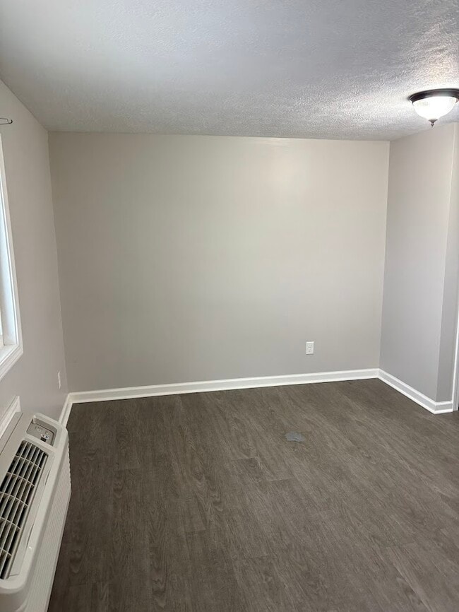 Building Photo - Alvada Unit 5