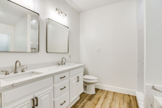 Building Photo - 639 Manchester Dr