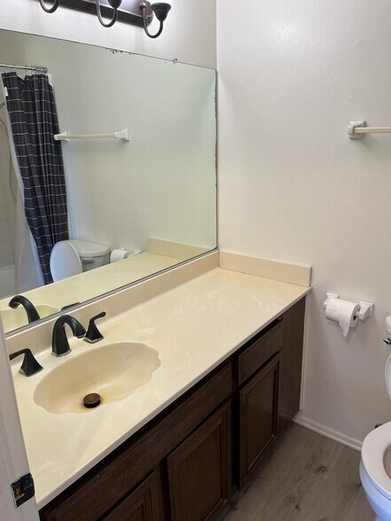 Building Photo - 5977 Nelda St