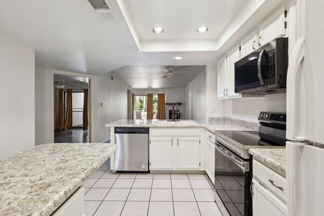 Primary Photo - 205 N 74th St