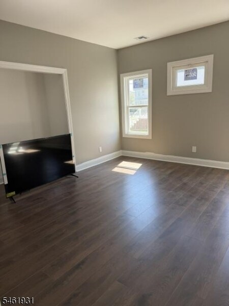 Building Photo - 167 Linden Ave