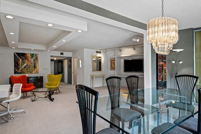 Building Photo - 3900 Oaks Clubhouse Dr