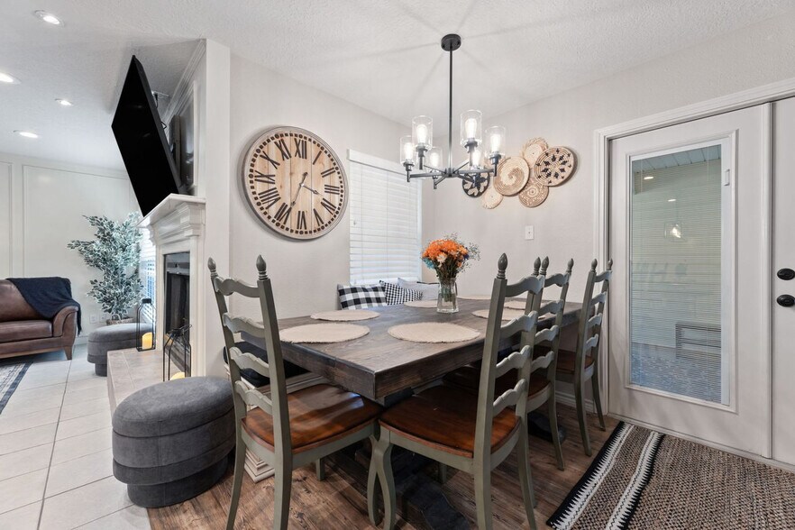 Building Photo - 9123 Kerr Dr