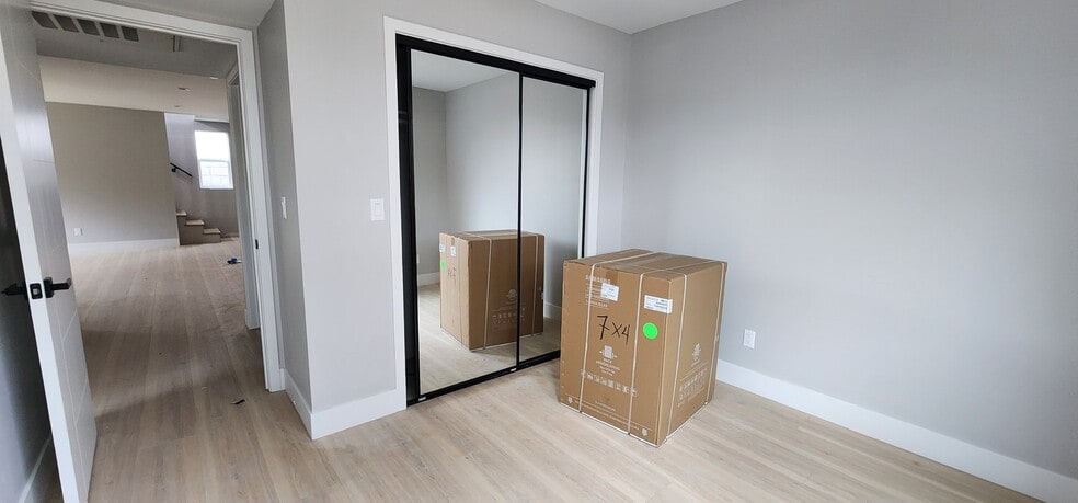 Building Photo - 5725 Klump Ave