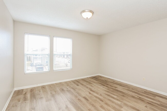 Building Photo - 8840 Hosta Way