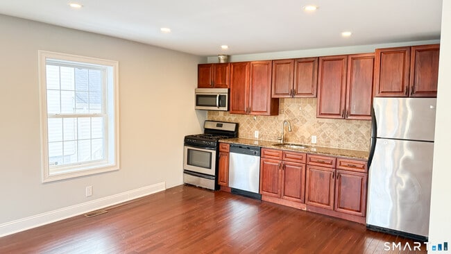 Building Photo - 271 Seaside Ave