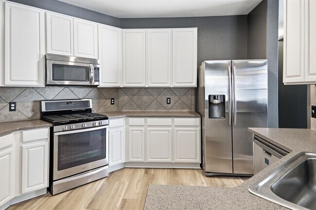 Building Photo - 2157 Paradise Ridge Dr