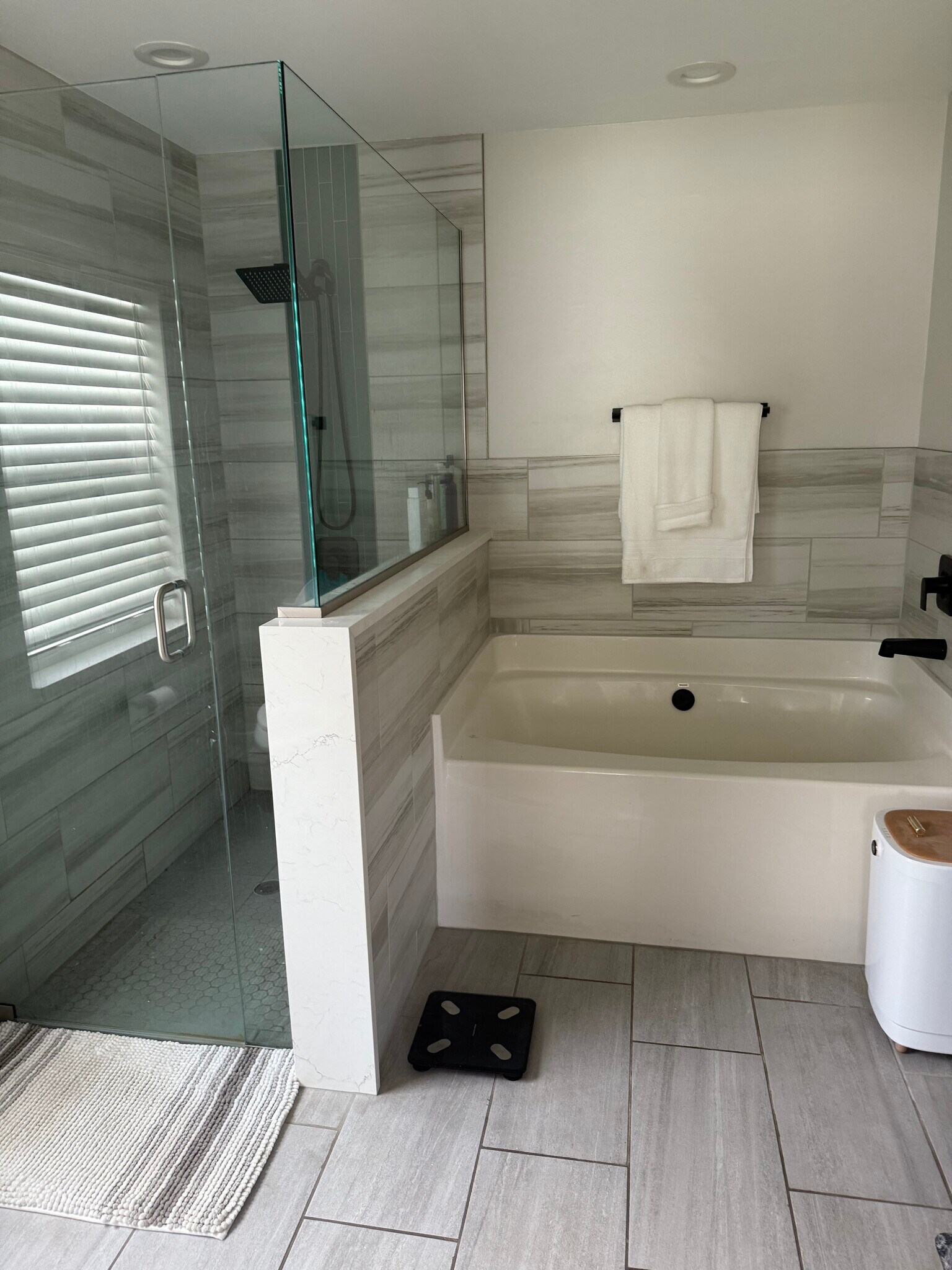 Master bath - 2208 SW 11th Ct