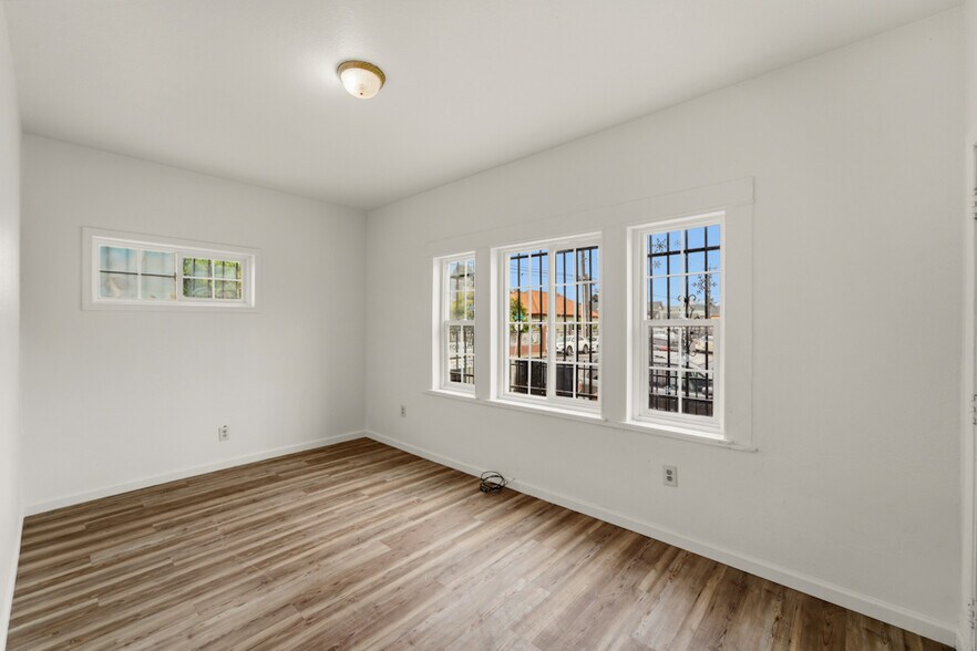 Building Photo - 400 Bissell Ave