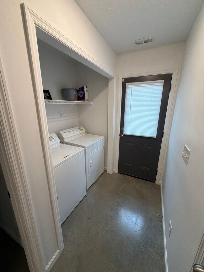 Building Photo - 526 Gadsden Rd NW