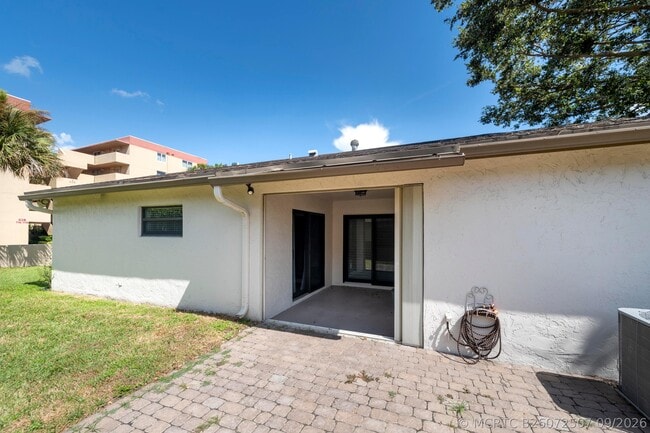 Building Photo - 325 NW 65th Terrace