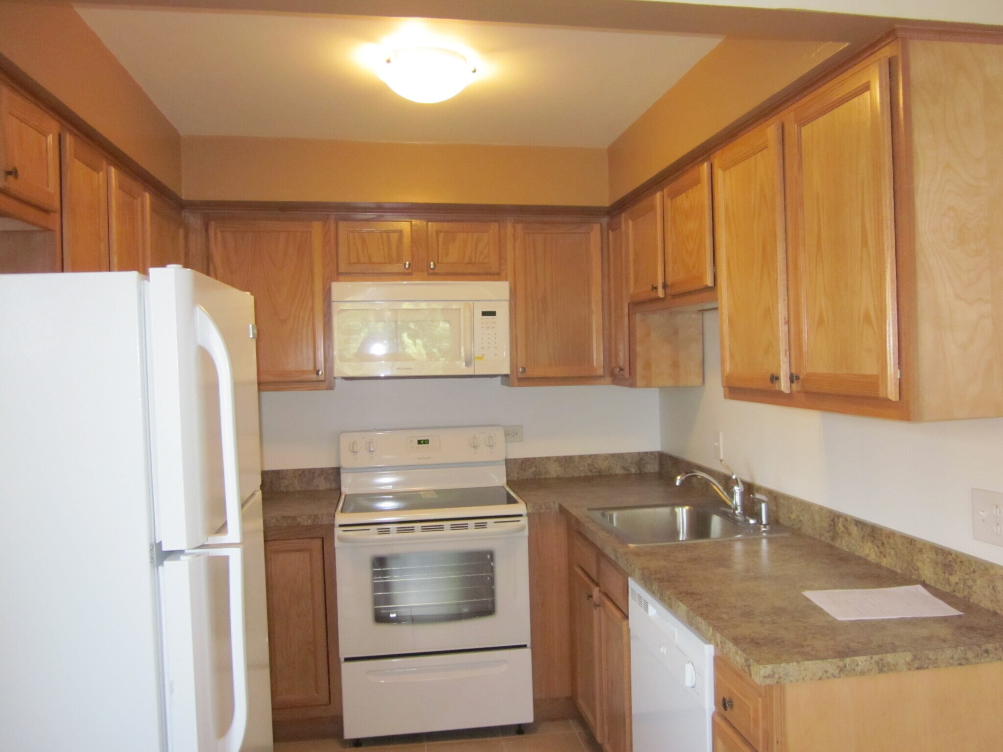 Building Photo - 1785 W Algonquin Rd