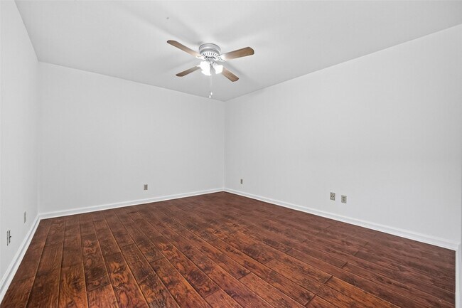 Building Photo - 6401 Deihl Rd