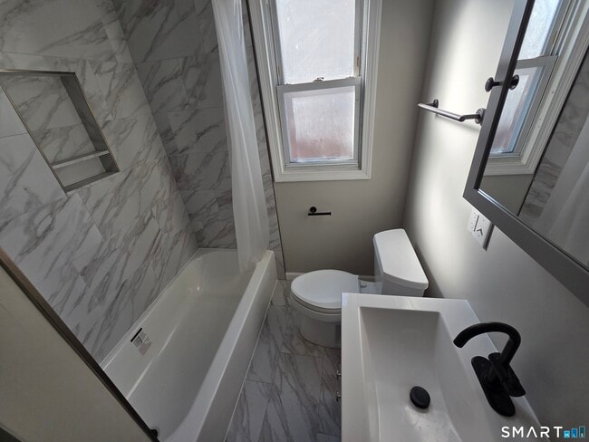 Building Photo - 248 Bassett St