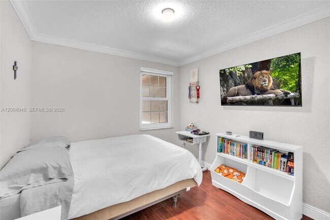 Building Photo - 10112 Royal Palm Blvd