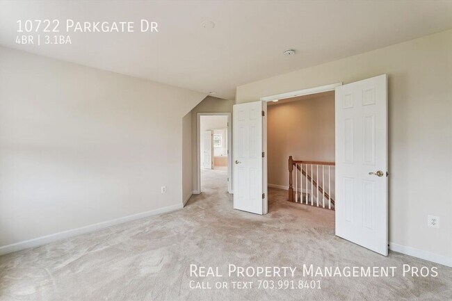 Building Photo - 10722 Parkgate Dr