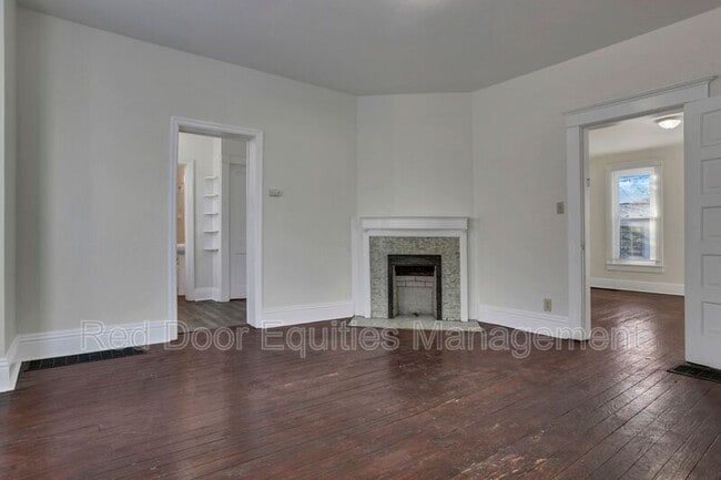 Building Photo - 134 W Walnut St