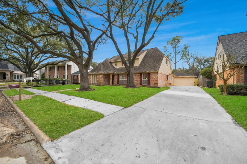 Building Photo - 11319 Chevy Chase Dr