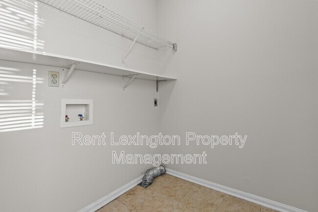 Building Photo - 608 McCurdy Ct