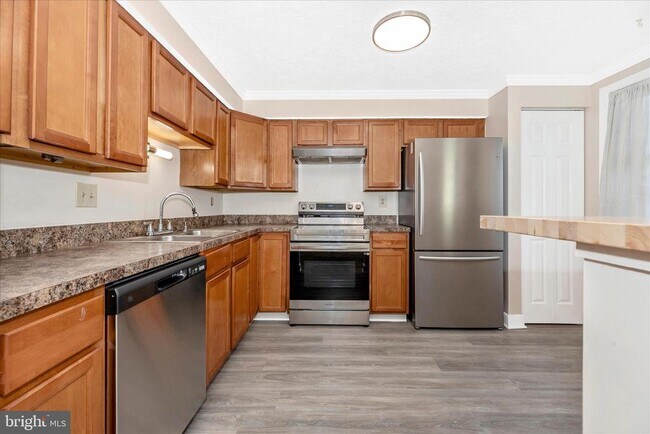 Building Photo - 7167 Glenmeadow Ct