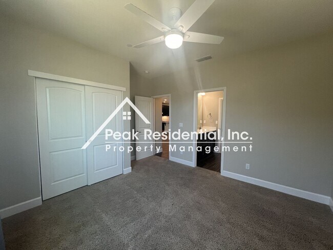 Building Photo - Spacious 4bd/3ba Elk Grove Home!