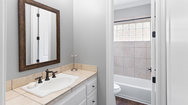 Building Photo - 3 Bedroom Home in U Club | Community Pool | Fenced Patio
