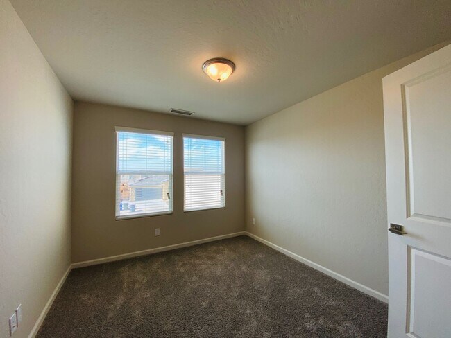 Building Photo - COMING SOON! $2,750 Ashlan & Highland, 4 B...