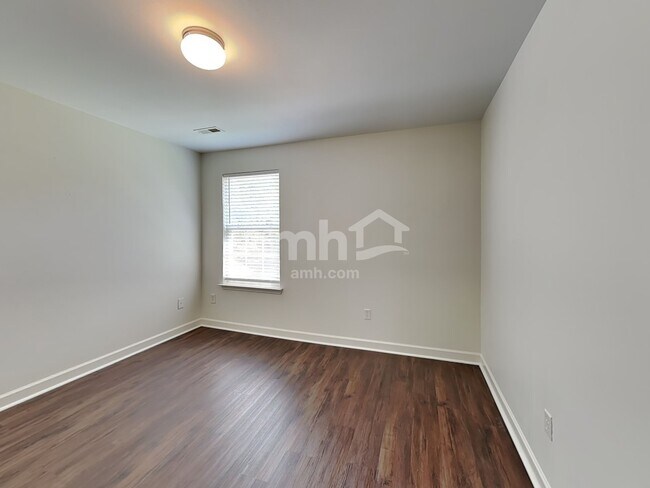 Building Photo - 233 Worcester Ln